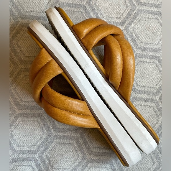 VINCE CAMUTO Sevaida Leather Slide Sandals Women's Size 8 - Picture 4 of 11